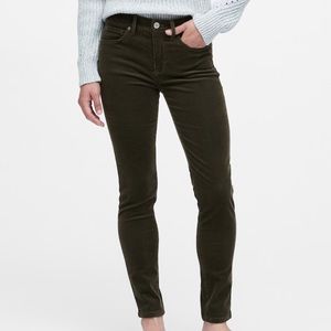 Mid-rise skinny corduroy pant